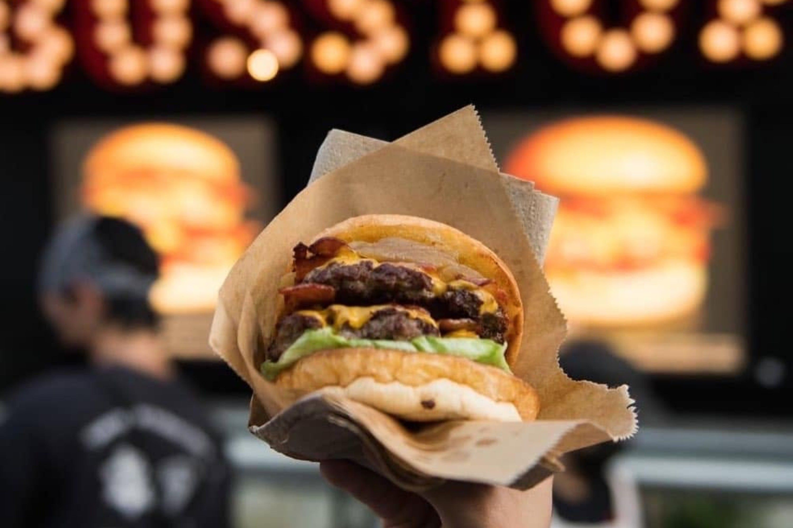 3. oneoktoberfest_Busstopburger.jpg