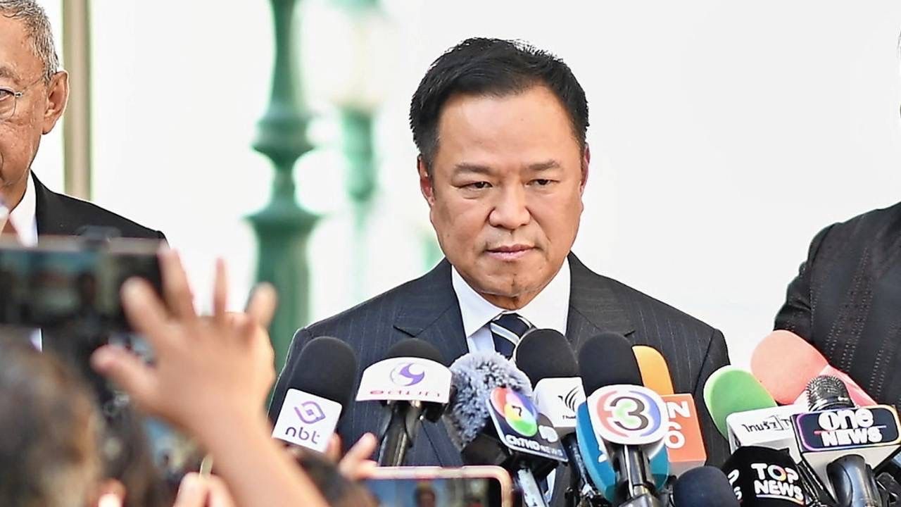 อนุทิน” มั่นใจไทยเจรจาภาษีสหรัฐฯ ได้ เตรียมอุทธรณ์ลดอัตราภาษี โยน “พิพัฒน์” แจงปม “สันติ” ลาออก