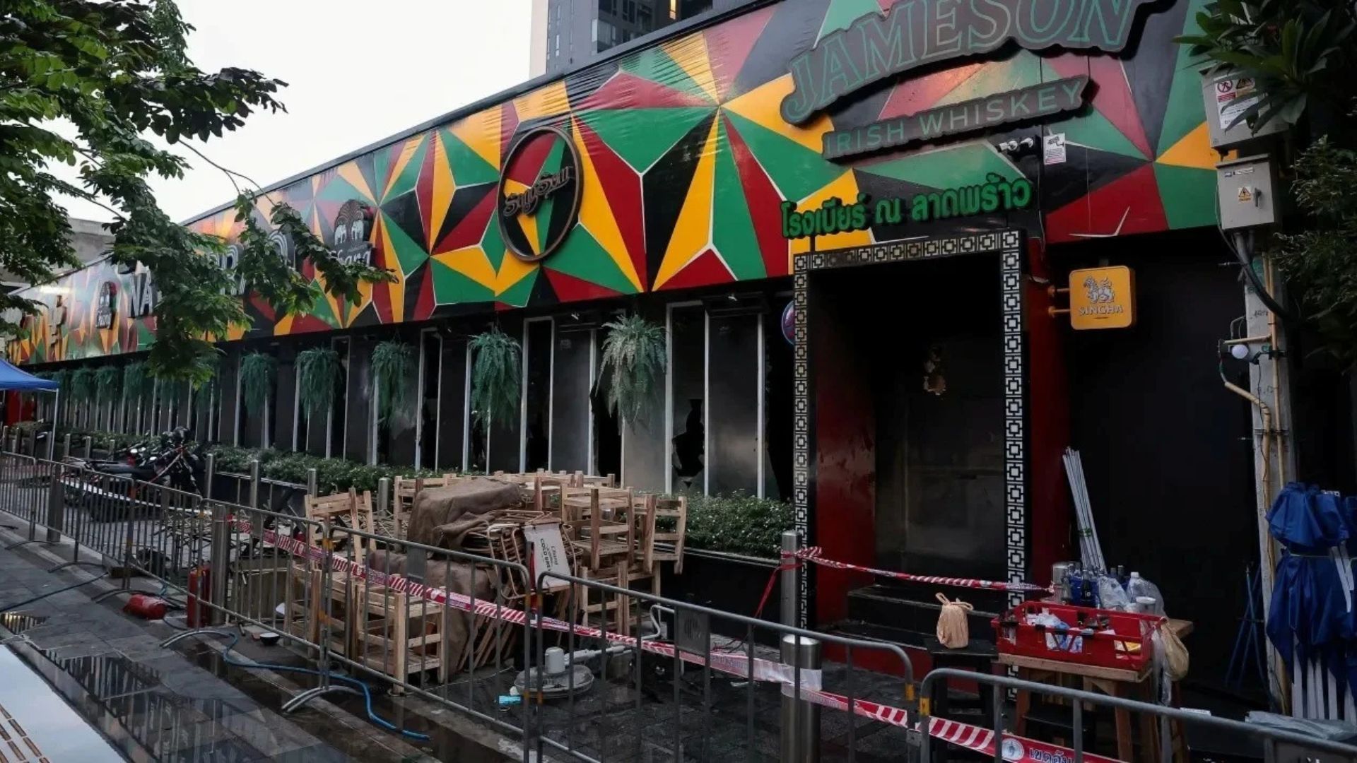 สลด! ไฟไหม้โรงเบียร์ลาดพร้าว พบเพิ่มอีก 2 ศพ ยอดผู้เสียชีวิตพุ่ง 41 ราย